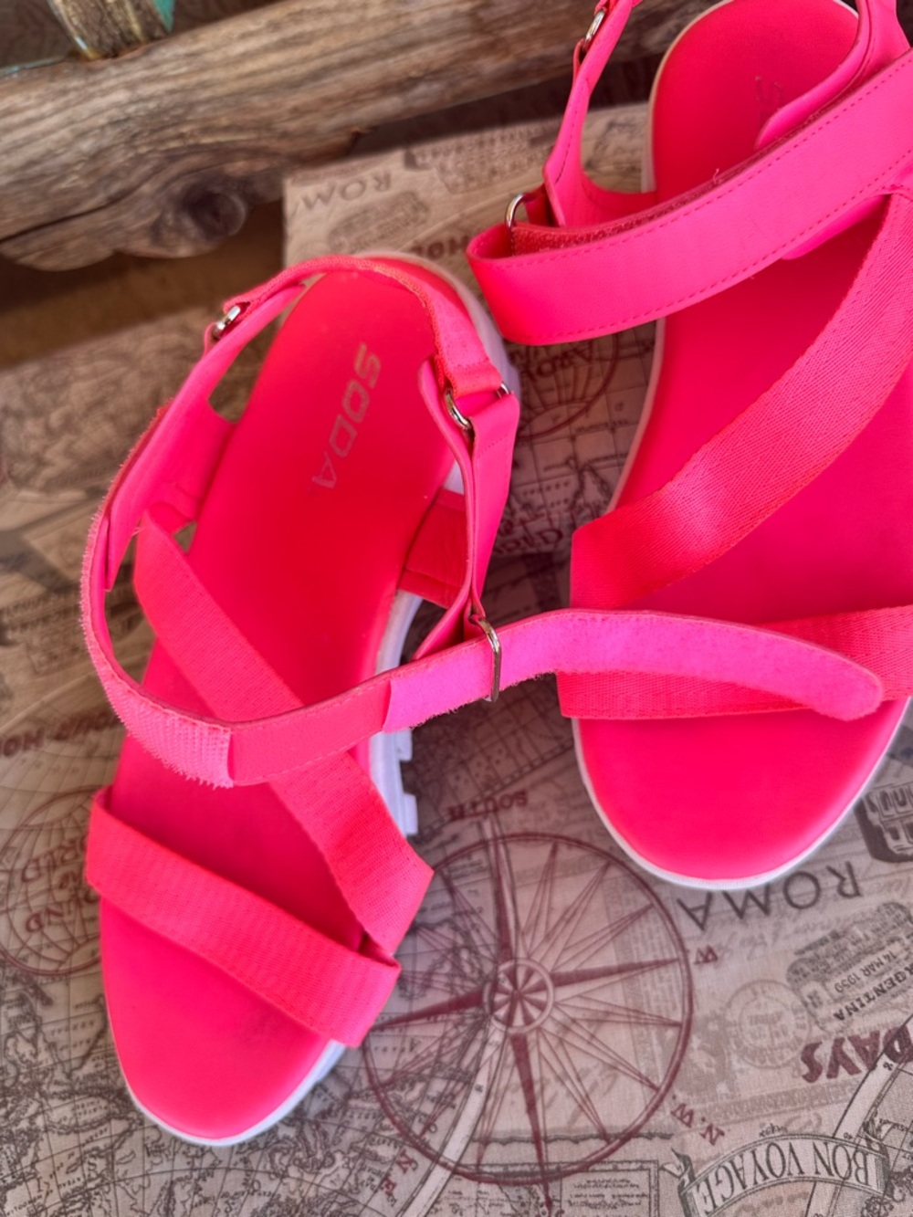 Soda Neon Pink Platform Sandals Size 8 | Chunky Sporty Y2K Barbiecore - Picture 6 of 7